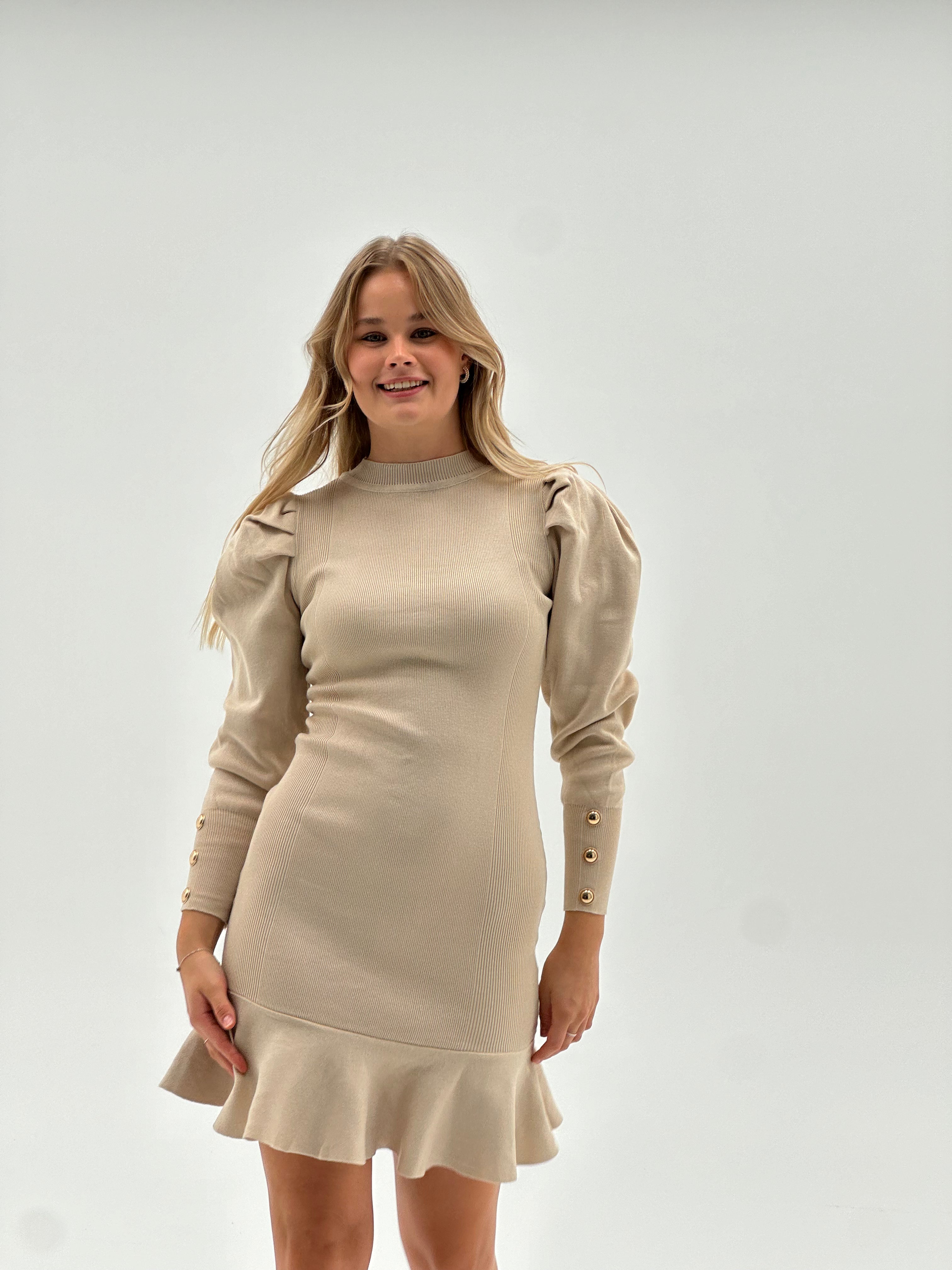 Rebrasta haljina s puf rukavima