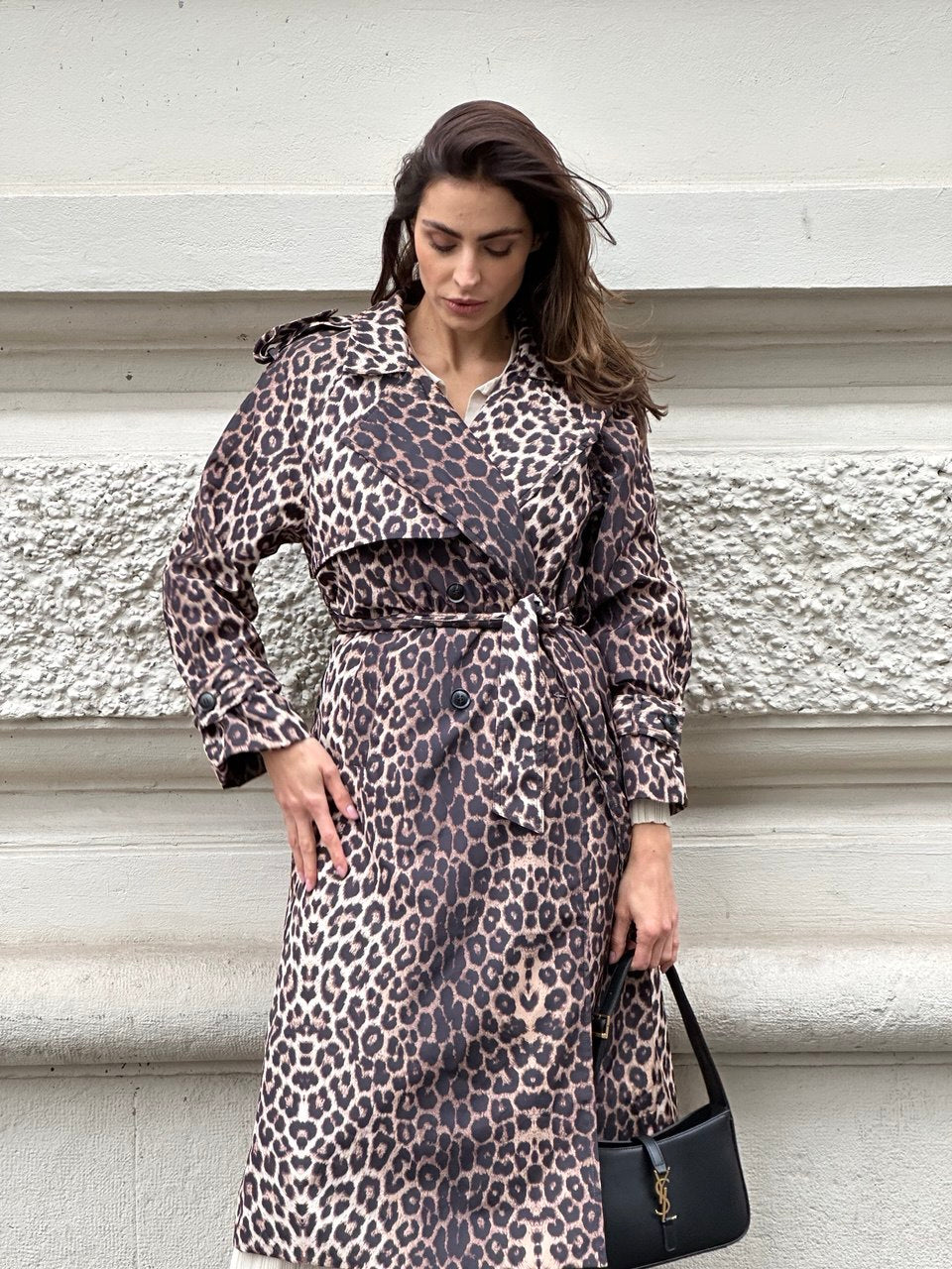 Animal print baloner – Bold trench look