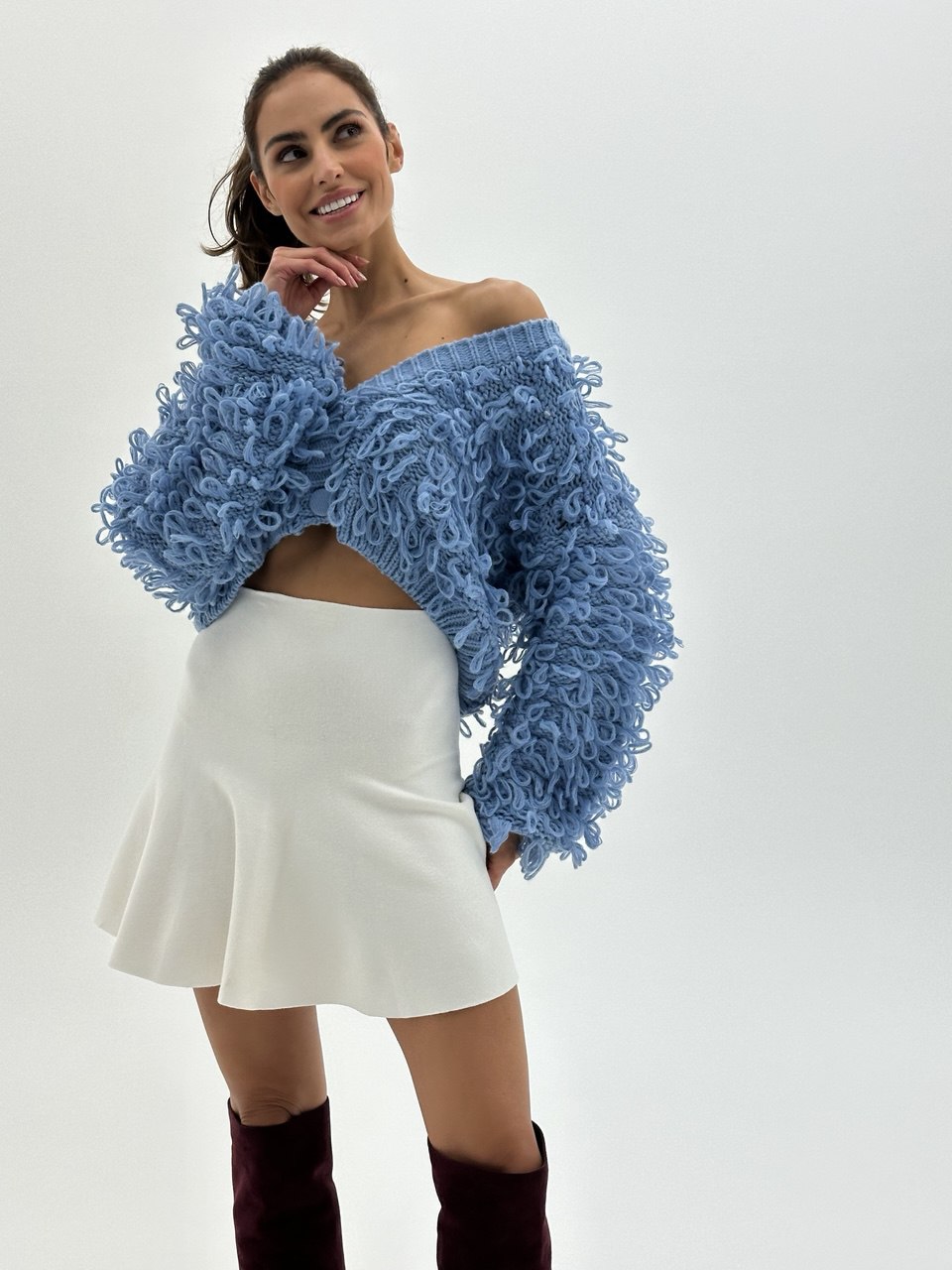 Plavi teksturirani off-shoulder džemper – Soft Statement knit