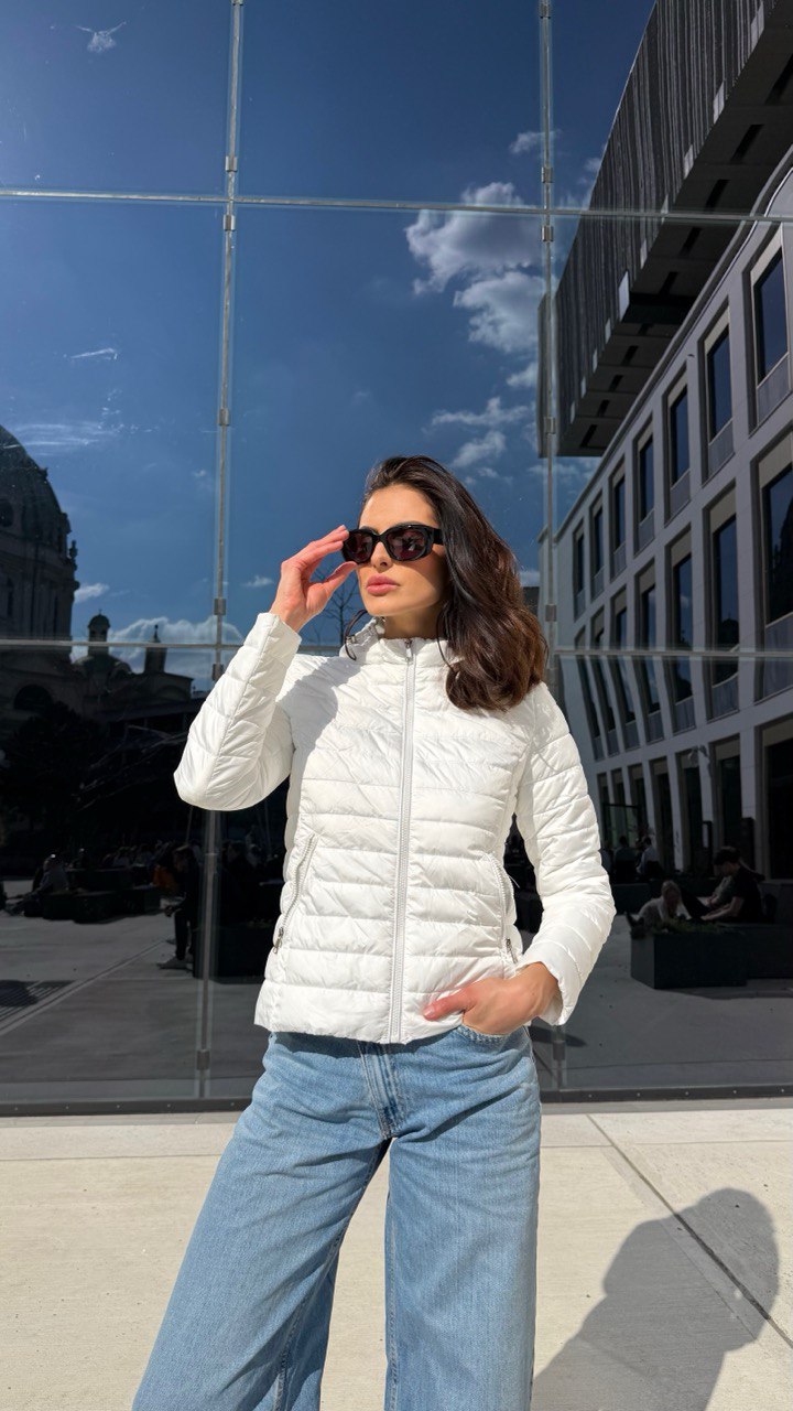 Tanka proljetna jakna s visokim ovratnikom – Light Comfort look