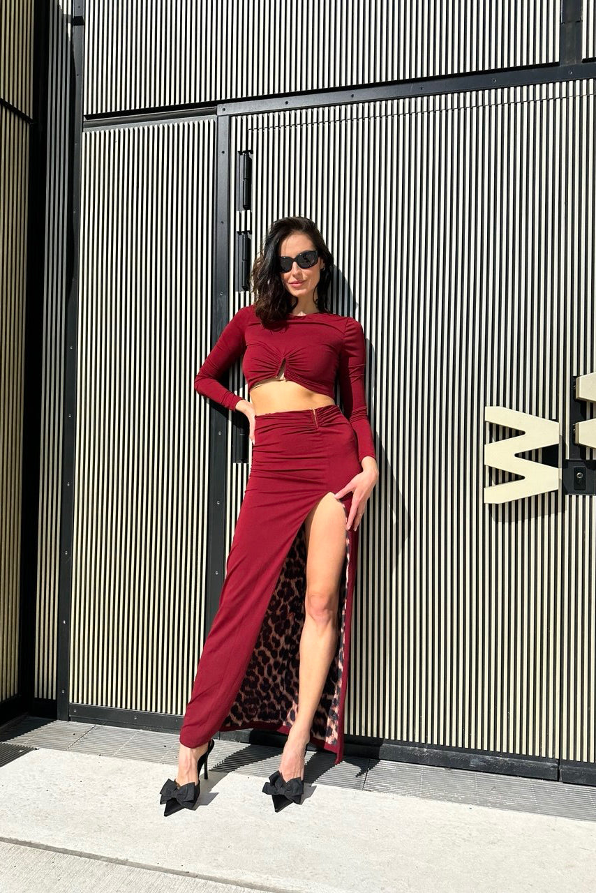 Crni & crveni zavodljivi komplet – Shape & Power look