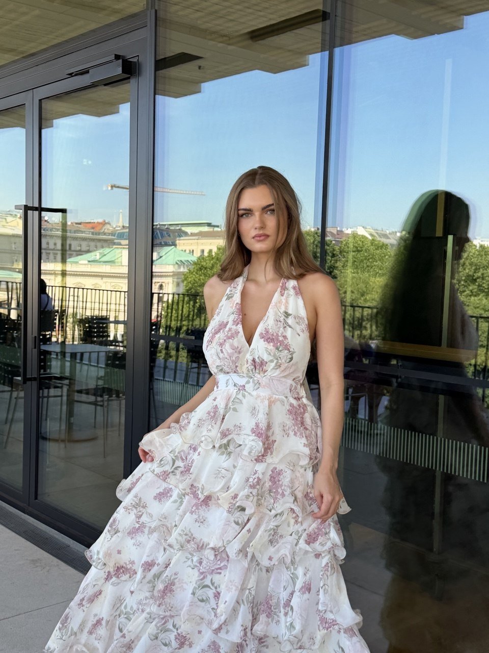 CVJETNA MAXI HALJINA S OTVORENIM LEĐIMA – Romantic summer look