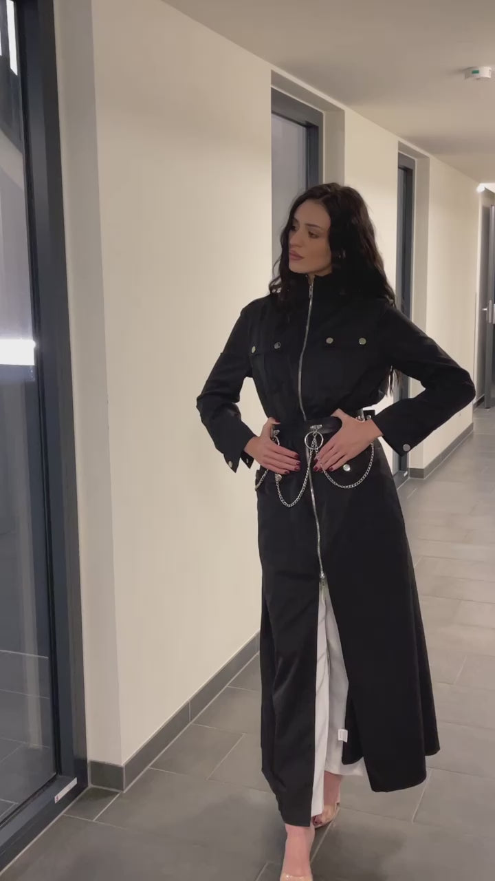 Baloner s remenom i metalnim lancima – Urban Power Look