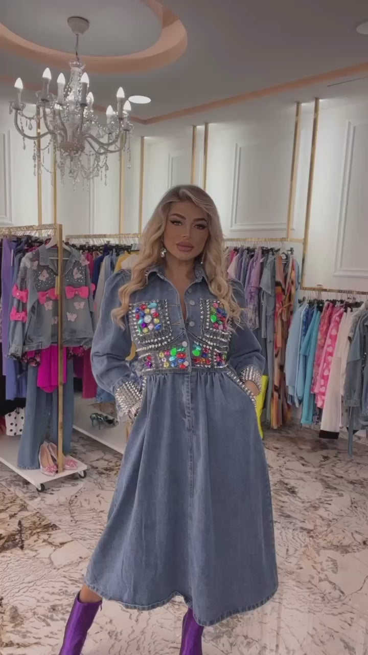 Denim haljina koja podiže svaki outfit – bez truda